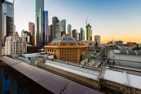 Auguste, Melbourne CBD Private Accommodation With Parking - Accommodation Burleigh 5