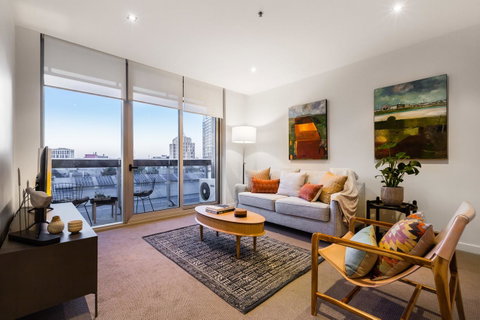 Auguste, Melbourne CBD Private Accommodation With Parking - Accommodation Burleigh 2