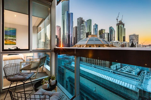Auguste, Melbourne CBD Private Accommodation With Parking - Accommodation Burleigh 1