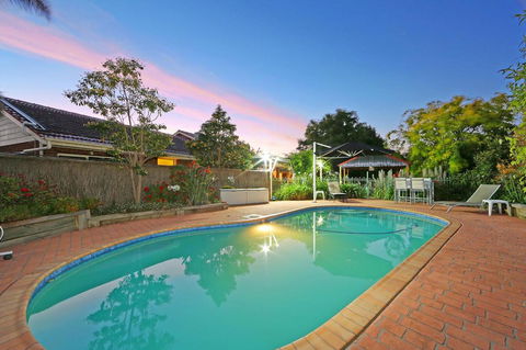 Crimea Retreat - Accommodation Burleigh 34