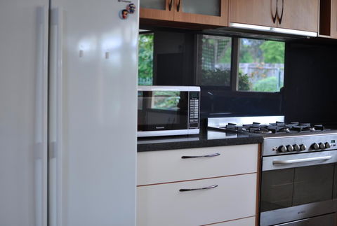 Crimea Retreat - Accommodation Burleigh 36
