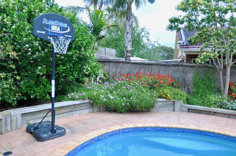 Crimea Retreat - Accommodation Burleigh 17