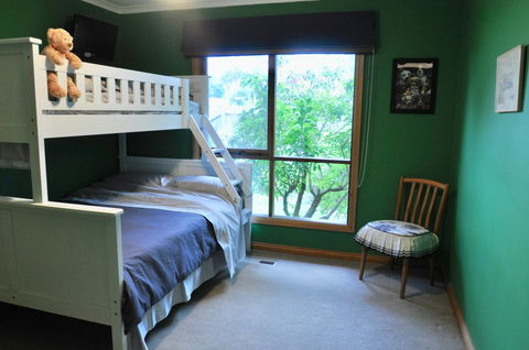 Crimea Retreat - Accommodation Burleigh 10