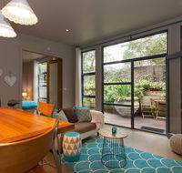 The Love Shack - romantic bungalow - Accommodation Burleigh
