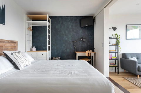 BestView St Kilda Spectacular Sunset Hideaway - Boutique Self-contained Luxury Apartment - Accommodation Burleigh 3