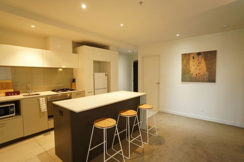[Modern/Spacious]2BDR CBD FREE Carpark, FREE Wifi - Accommodation Burleigh 4
