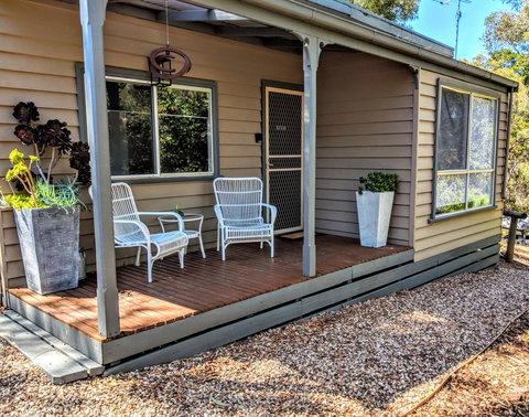 Tangenong Cottages - Accommodation Burleigh 2