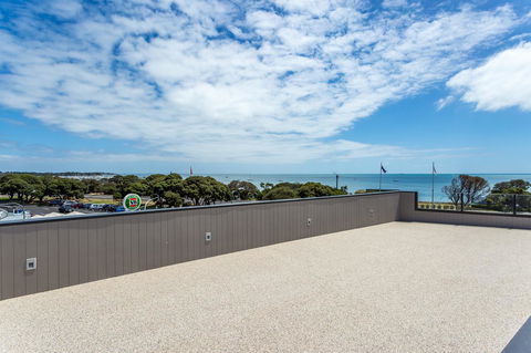 Blairgowrie Apartment 1 - On The Beach - Accommodation Burleigh 8