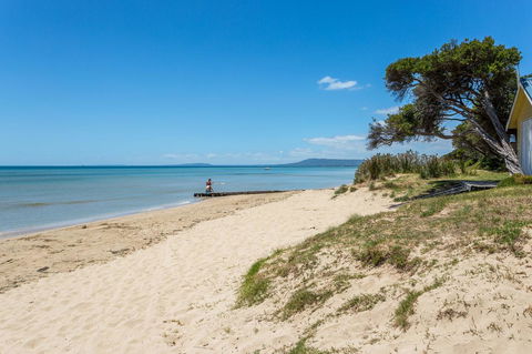 Blairgowrie Apartment 1 - On The Beach - Accommodation Burleigh 19