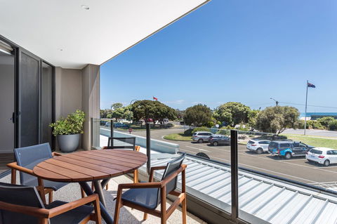 Blairgowrie Apartment 1 - On The Beach - Accommodation Burleigh 10