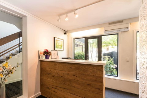 Comfort Hotel East Melbourne - Accommodation Burleigh 1