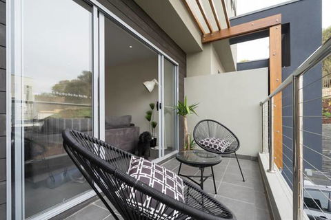 Marina Beach - Accommodation Burleigh 6