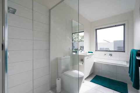 Marina Beach - Accommodation Burleigh 12