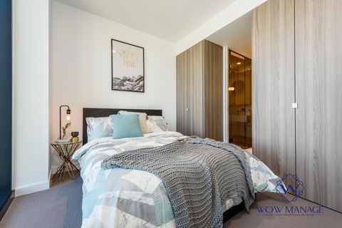 WOW Apartment On Lonsdale - Accommodation Burleigh 14