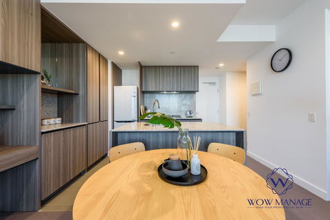 WOW Apartment On Lonsdale - Accommodation Burleigh 12