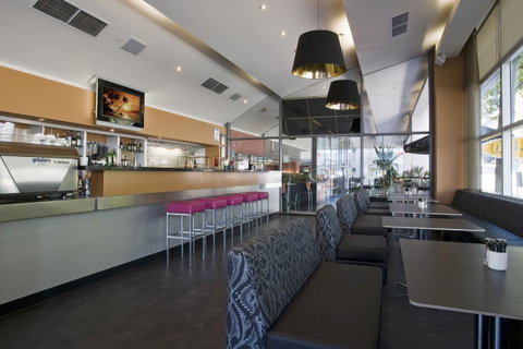 Clarion Suites Gateway - Accommodation Burleigh 19
