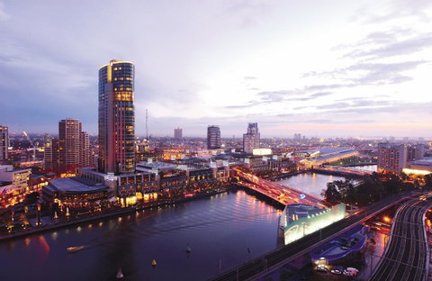 Clarion Suites Gateway - Accommodation Burleigh 23