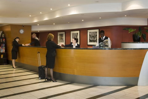 Clarion Suites Gateway - Accommodation Burleigh 15
