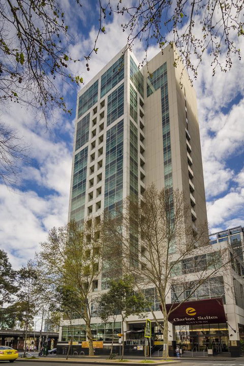 Clarion Suites Gateway - Accommodation Burleigh 4