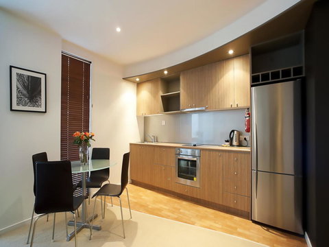 The Waves Apartments - Accommodation Burleigh 22