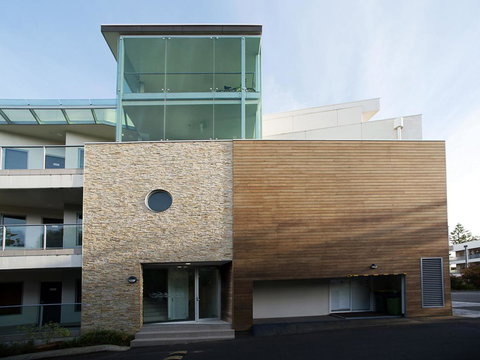 The Waves Apartments - Accommodation Burleigh 29