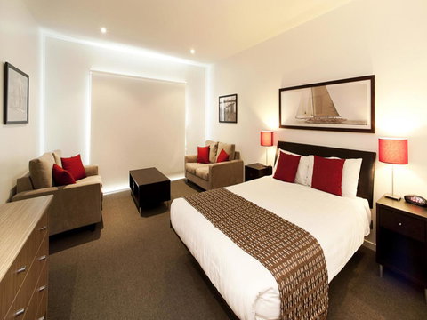 The Waves Apartments - Accommodation Burleigh 8