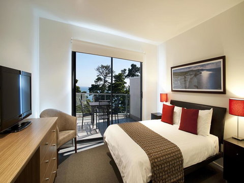 The Waves Apartments - Accommodation Burleigh 32