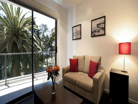 The Waves Apartments - Accommodation Burleigh 26