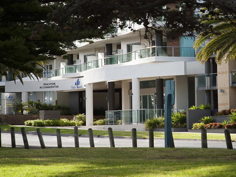The Waves Apartments - Accommodation Burleigh 12