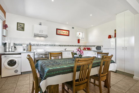Black Dolphin Beach Penthouse - Accommodation Burleigh 4