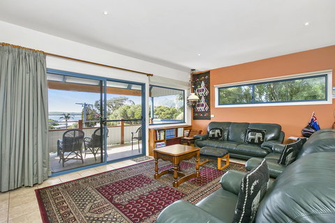 Black Dolphin Beach Penthouse - Accommodation Burleigh 13