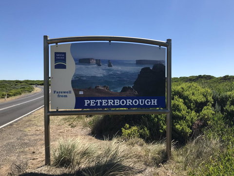 Sunsets On Martyrs Luxury Coastal Beach House Peterborough - Accommodation Burleigh 42