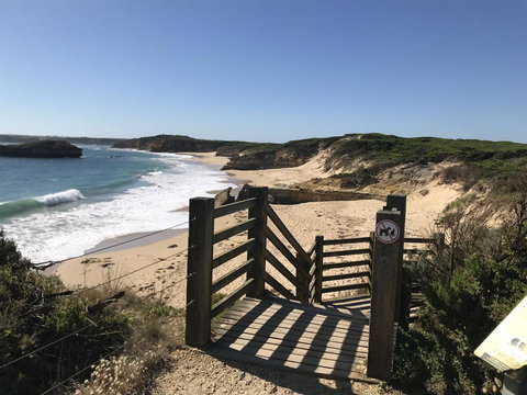 Sunsets On Martyrs Luxury Coastal Beach House Peterborough - Accommodation Burleigh 34