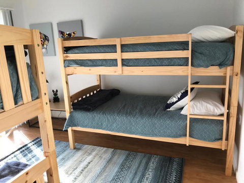 Sunsets On Martyrs Luxury Coastal Beach House Peterborough - Accommodation Burleigh 15