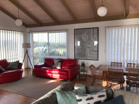 Sunsets On Martyrs Luxury Coastal Beach House Peterborough - Accommodation Burleigh 11