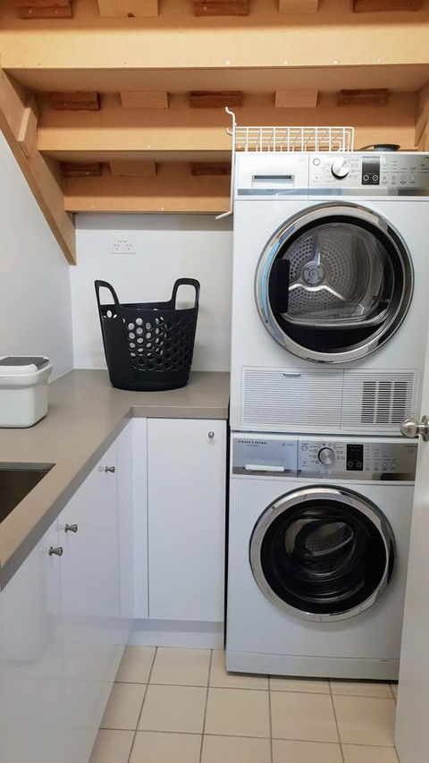 Number 9 Leisure Stay - Accommodation Burleigh 14
