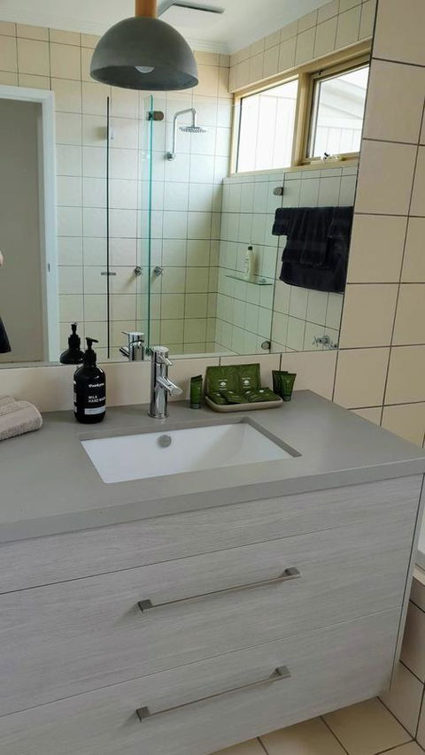 Number 9 Leisure Stay - Accommodation Burleigh 13