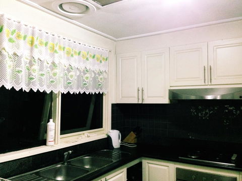 Doncaster Westfield Home Stay - Accommodation Burleigh 10