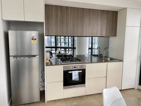 JC Waterfront Apartments On Collins - Accommodation Burleigh 4