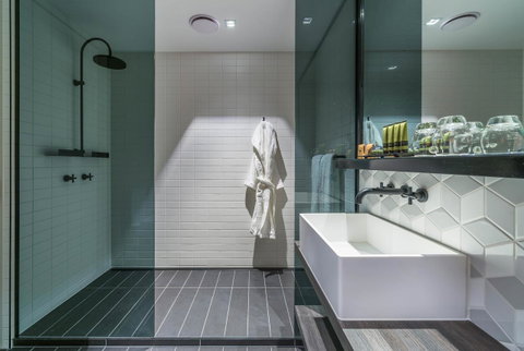 Peppers Docklands - Accommodation Burleigh 20