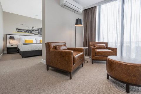 Peppers Docklands - Accommodation Burleigh 30