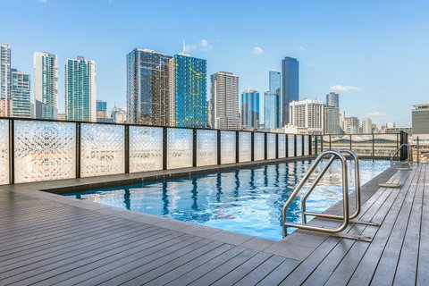 Peppers Docklands - Accommodation Burleigh 39