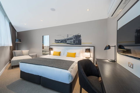 Peppers Docklands - Accommodation Burleigh 5