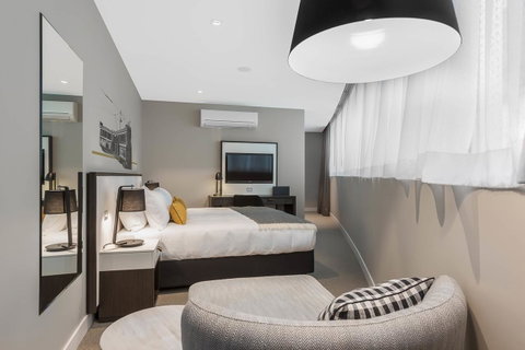 Peppers Docklands - Accommodation Burleigh 14