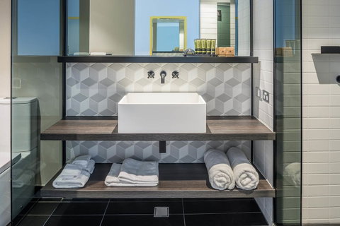 Peppers Docklands - Accommodation Burleigh 27