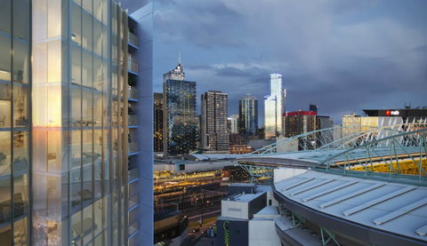 Peppers Docklands - Accommodation Burleigh 13