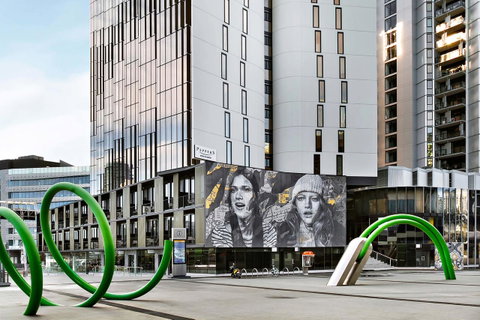 Peppers Docklands - Accommodation Burleigh 2