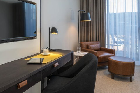 Peppers Docklands - Accommodation Burleigh 19