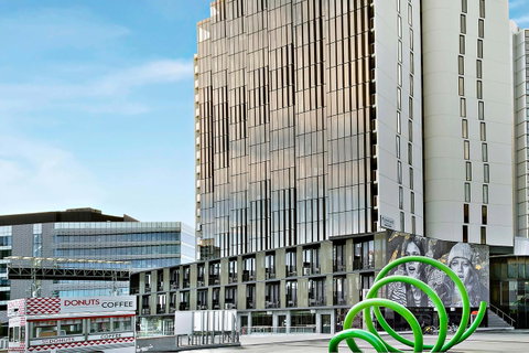 Peppers Docklands - Accommodation Burleigh 1