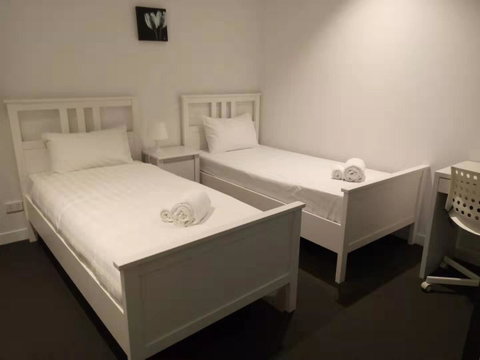 AH Accommodation@ Spencer - Accommodation Burleigh 1